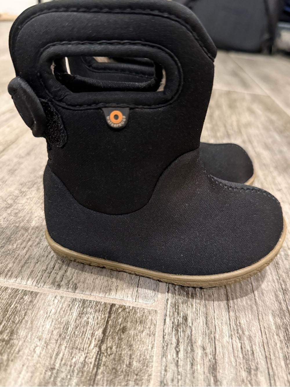 Bogs Baby Insulated Toddler Insulated Waterproof Black Pull-On Neoprene Boots